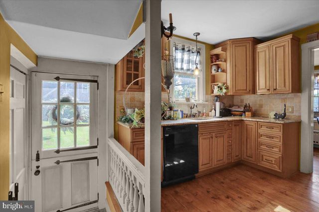 32 KREIDER AVE, Lancaster, PA 17601
