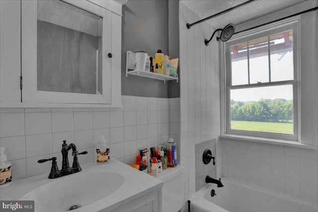 32 KREIDER AVE, Lancaster, PA 17601