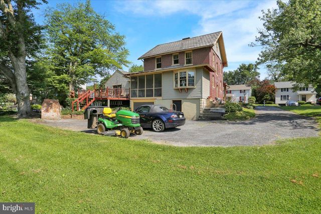 32 KREIDER AVE, Lancaster, PA 17601