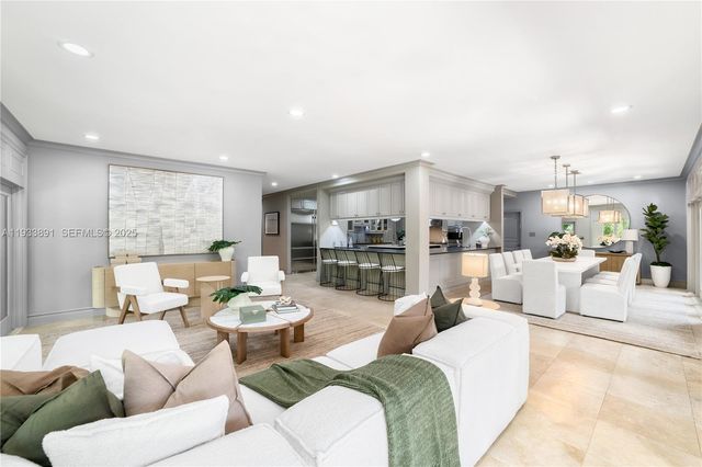 5077 N Bay Rd, Miami Beach, FL 33140