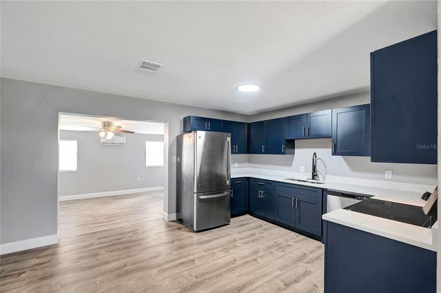 1002 N BRACEWELL DRIVE, Plant City, FL 33563