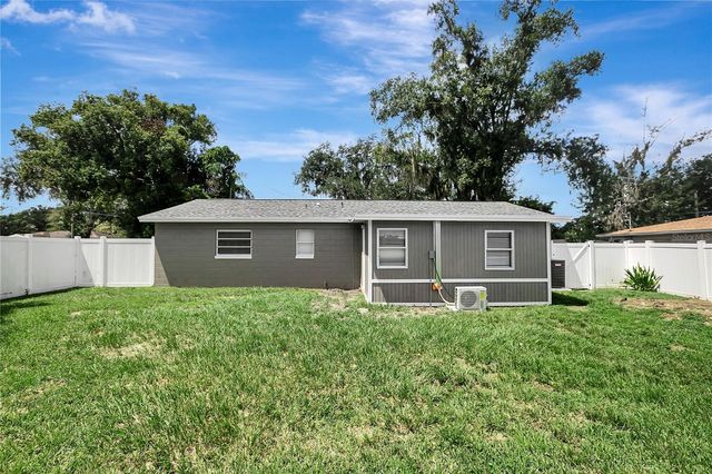 1002 N BRACEWELL DRIVE, Plant City, FL 33563