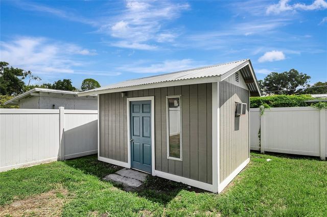 1002 N BRACEWELL DRIVE, Plant City, FL 33563
