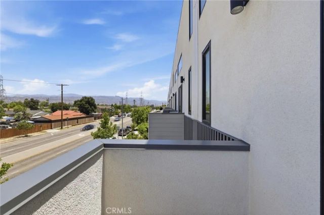 11324 Victory Boulevard, North Hollywood, CA 91606