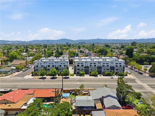 11324 Victory Boulevard, North Hollywood, CA 91606