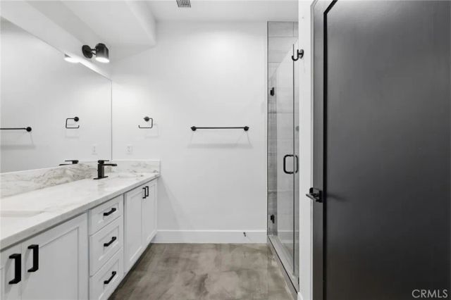 11324 Victory Boulevard, North Hollywood, CA 91606