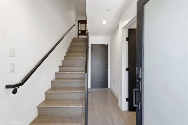 11324 Victory Boulevard, North Hollywood, CA 91606
