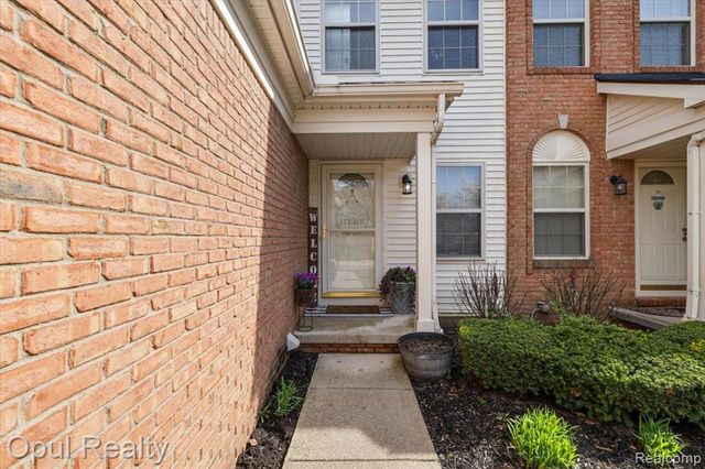 8745 Vine Street, Belleville, MI 48111