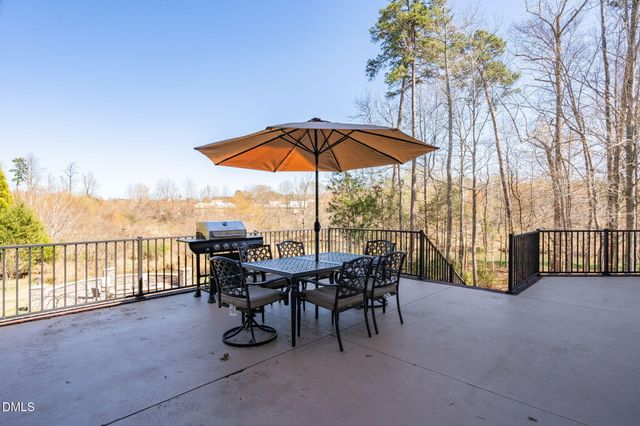 1326 Lochshire Drive, Burlington, NC 27215