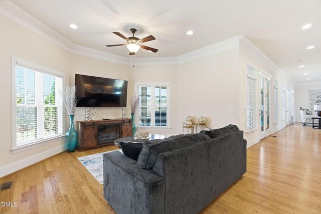 1326 Lochshire Drive, Burlington, NC 27215