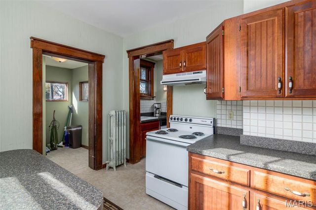 902 Walnut Street, Highland, IL 62249