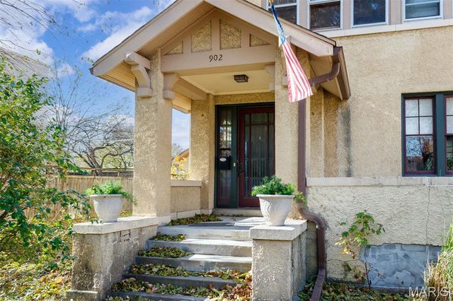 902 Walnut Street, Highland, IL 62249