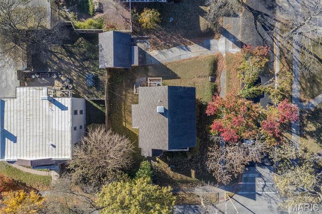 902 Walnut Street, Highland, IL 62249