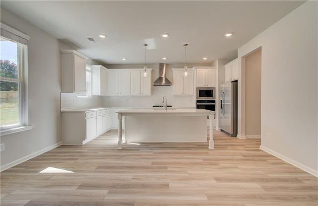 262 Arnewood Circle, Mcdonough, GA 30253