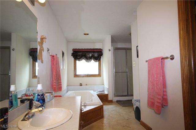 2660 S Medina Line Road, Wadsworth, OH 44281