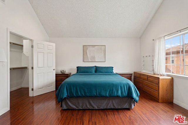 14422 Terra Bella Street A, Los Angeles, CA 91402