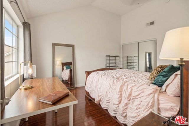 14422 Terra Bella Street A, Los Angeles, CA 91402