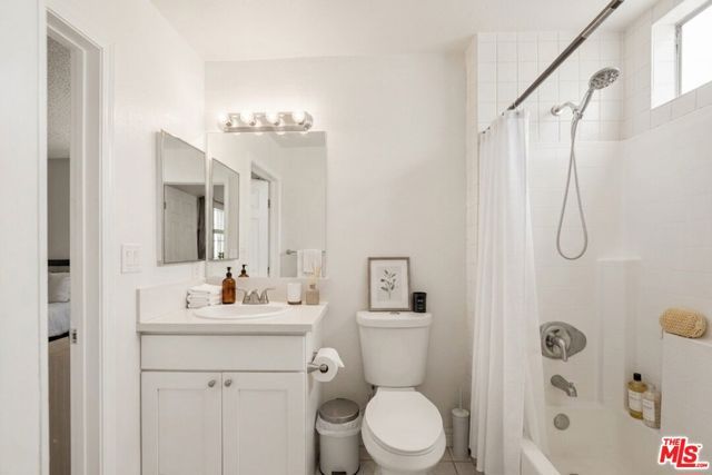 14422 Terra Bella Street A, Los Angeles, CA 91402
