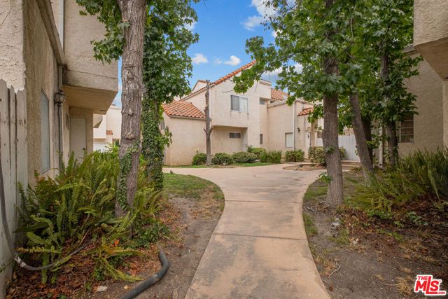 14422 Terra Bella Street A, Los Angeles, CA 91402