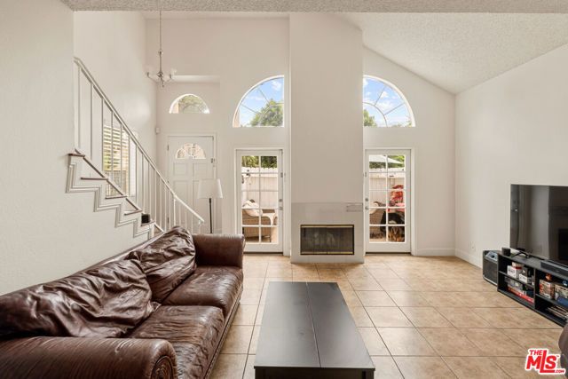 14422 Terra Bella Street A, Los Angeles, CA 91402