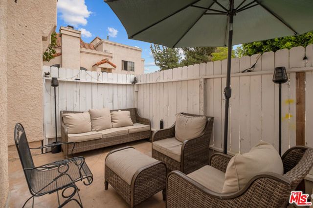 14422 Terra Bella Street A, Los Angeles, CA 91402