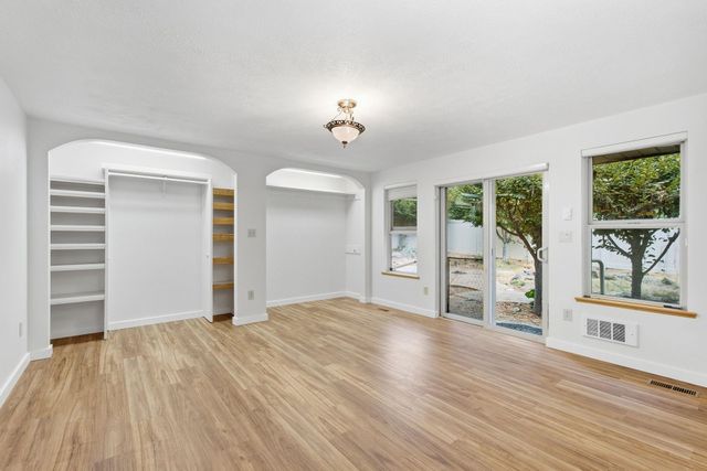 624 W 5th St, Cheney, WA 99004