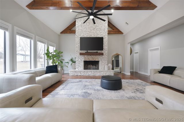 17716 S 39th West Avenue, Mounds, OK 74047