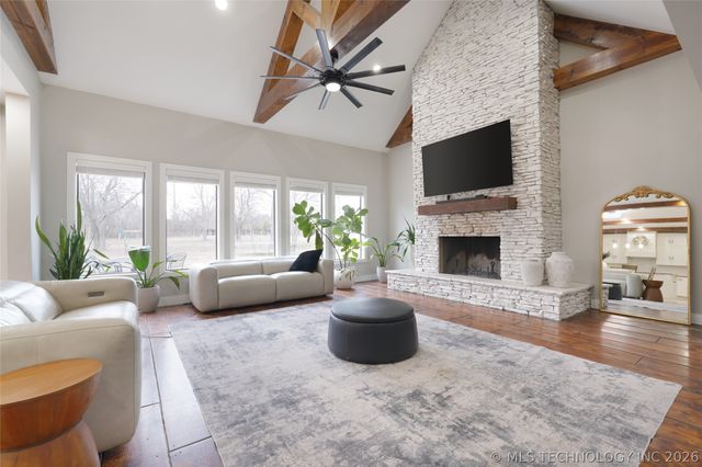 17716 S 39th West Avenue, Mounds, OK 74047