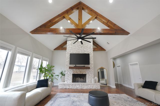 17716 S 39th West Avenue, Mounds, OK 74047