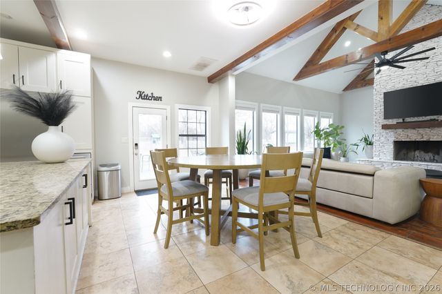 17716 S 39th West Avenue, Mounds, OK 74047