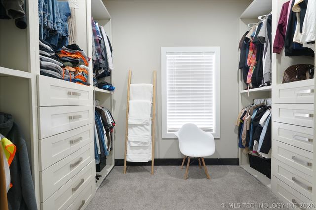 17716 S 39th West Avenue, Mounds, OK 74047