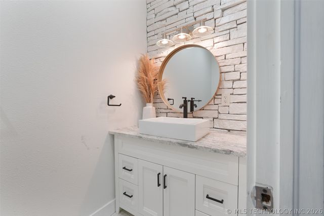 17716 S 39th West Avenue, Mounds, OK 74047