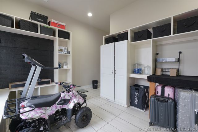 17716 S 39th West Avenue, Mounds, OK 74047