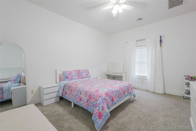 17716 S 39th West Avenue, Mounds, OK 74047