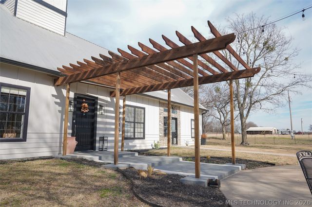 17716 S 39th West Avenue, Mounds, OK 74047