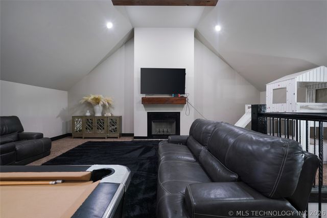 17716 S 39th West Avenue, Mounds, OK 74047