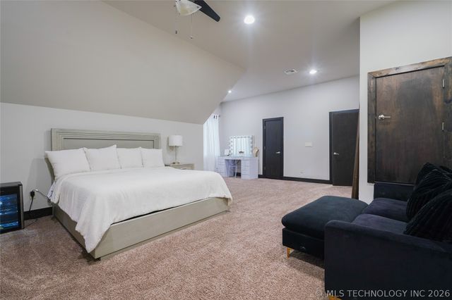 17716 S 39th West Avenue, Mounds, OK 74047