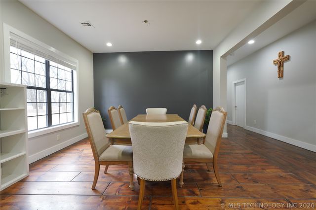 17716 S 39th West Avenue, Mounds, OK 74047