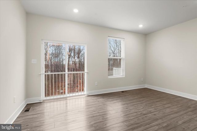 304 SWEETBAY RD, Essex, MD 21221