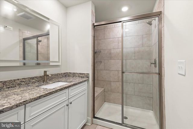 304 SWEETBAY RD, Essex, MD 21221