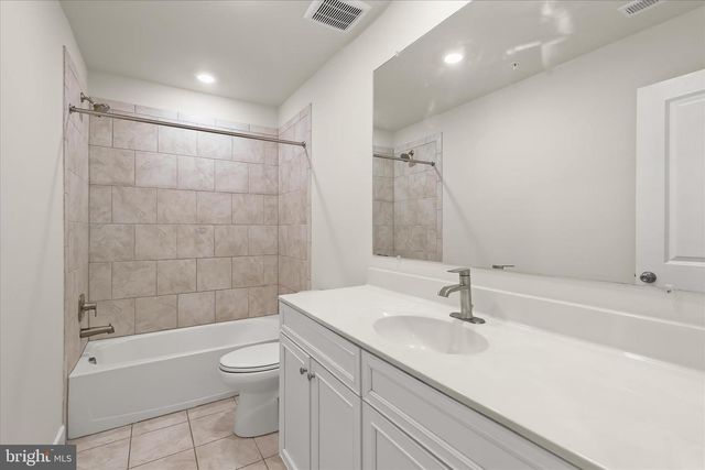 304 SWEETBAY RD, Essex, MD 21221