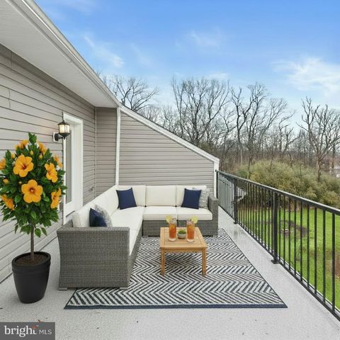 304 SWEETBAY RD, Essex, MD 21221