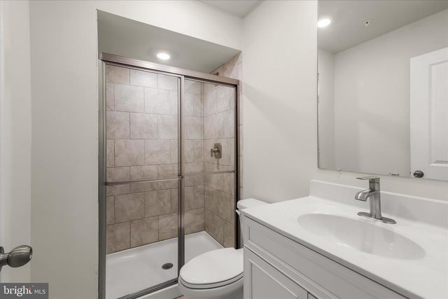 304 SWEETBAY RD, Essex, MD 21221