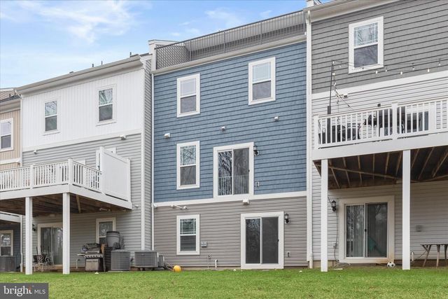 304 SWEETBAY RD, Essex, MD 21221