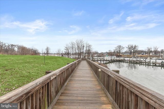 304 SWEETBAY RD, Essex, MD 21221