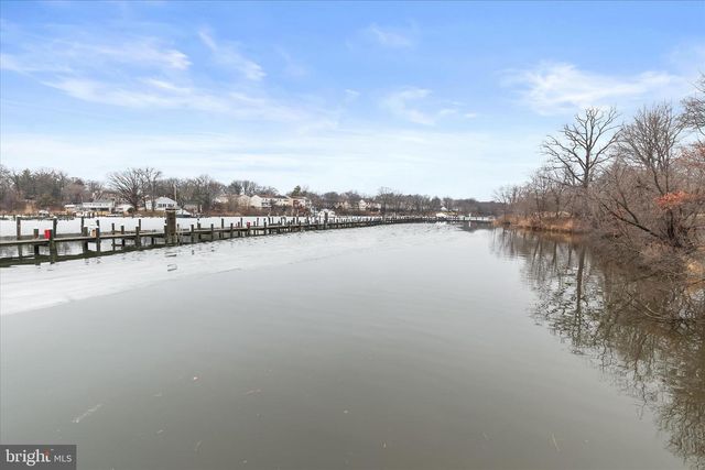 304 SWEETBAY RD, Essex, MD 21221