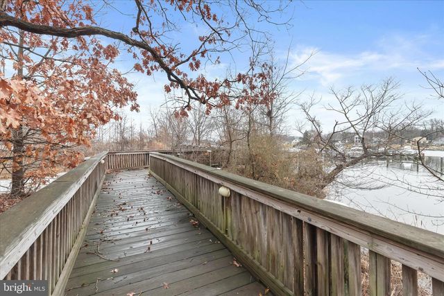 304 SWEETBAY RD, Essex, MD 21221