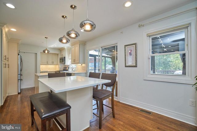 9609 PODIUM DR, Vienna, VA 22182