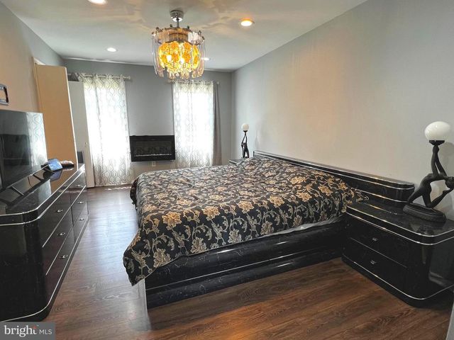 9609 PODIUM DR, Vienna, VA 22182