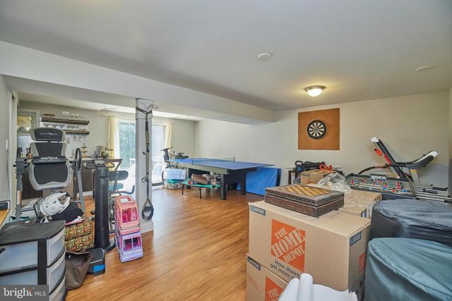 9609 PODIUM DR, Vienna, VA 22182